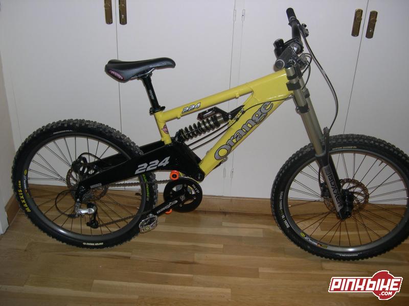 This is my Orange 224 Race this is frist 224 in the PINKBIKE