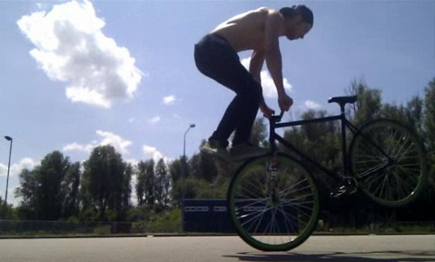 screenshot of me doing a footjamwhip on my 700c fixie. 
if you haven't seen the video yet check it out: www.pinkbike.com/video/201987