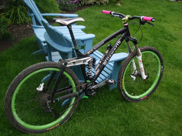 Second Phase of the Moment build complete - showing Staightline Silent Guide - Shimano DX pedals - Pink ODI Ruffian Grips - Maxxis Minion F Front tyre - and Green Pewter Chromag Seat QR
