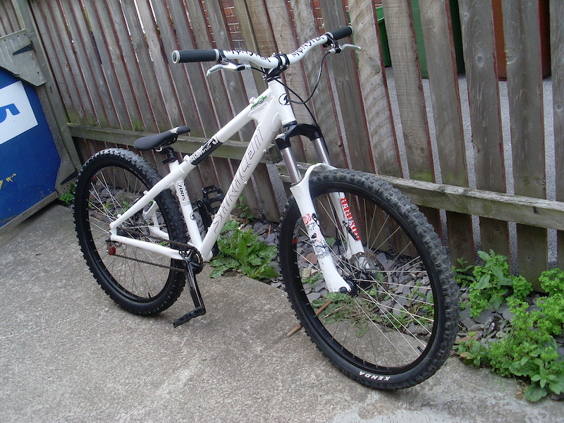 saracen instinct mountain bike