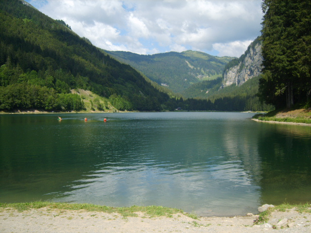 The awesome lake montriond! The best place to cool down after a hard days shredding!