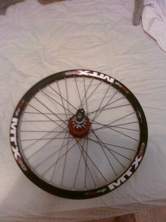 sunringle mtx39 laced with black dt swiss spokes