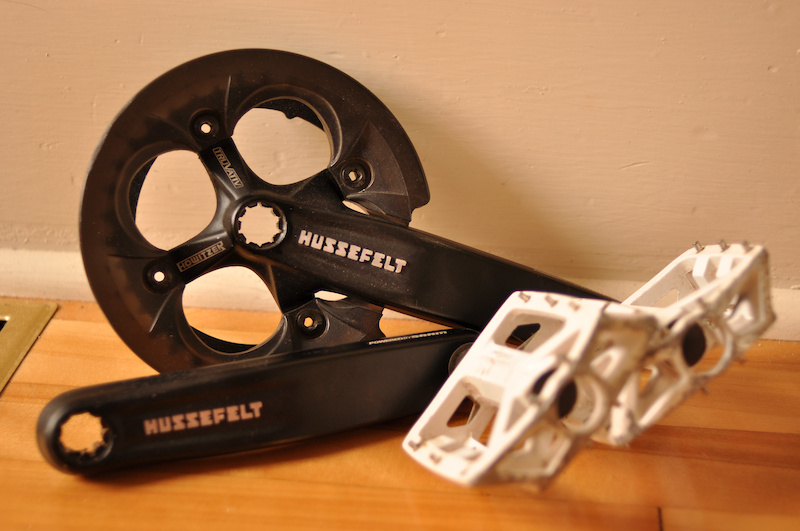 Truvativ Hussefelt and Wellgo pedals. For sale.