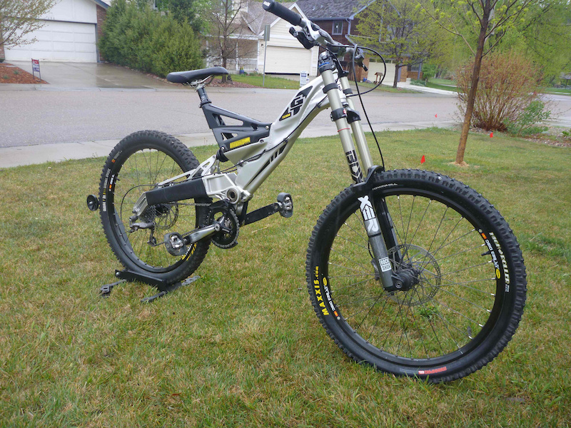 gt downhill bike price