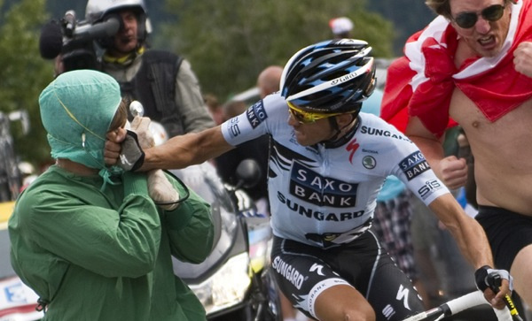 Contador punches a annoying spectator,shame he didn't broke that guys nose