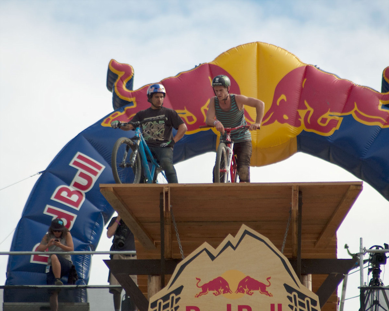 Crankworx 2011 Joyride practice before finals. Discussing lines