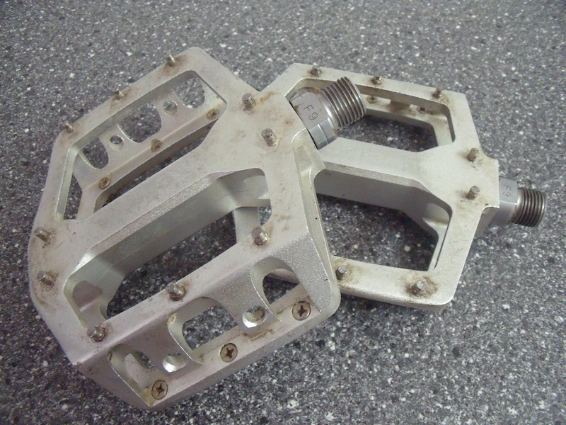 Wellgo CNC Platform B25 Sealed Bearing Pedals, Silver For Sale