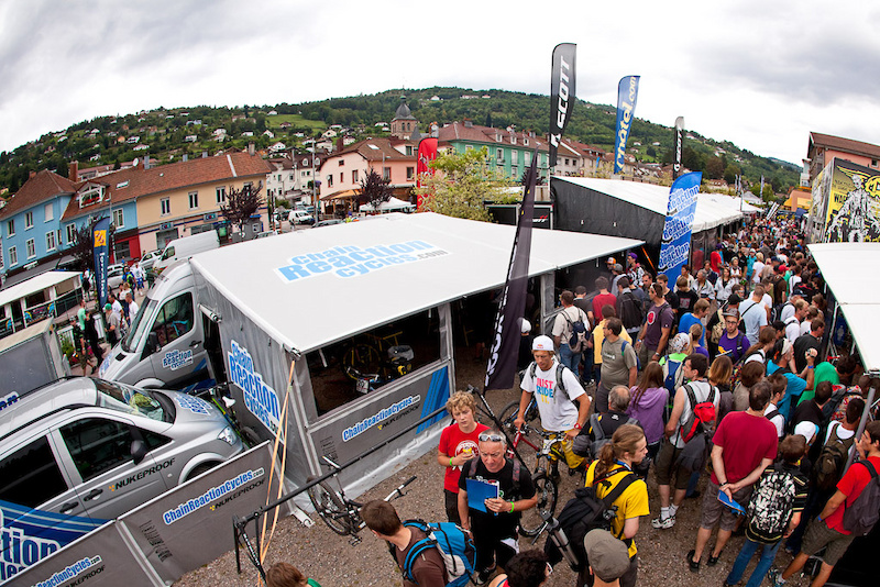 Team Chain Reaction Nukeproof at La Bresse 2011