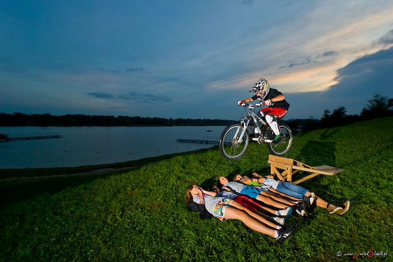 Night jumps More photos on www.JacekSlonik.pl