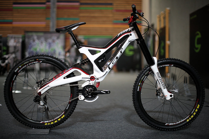 gt fury carbon 2012