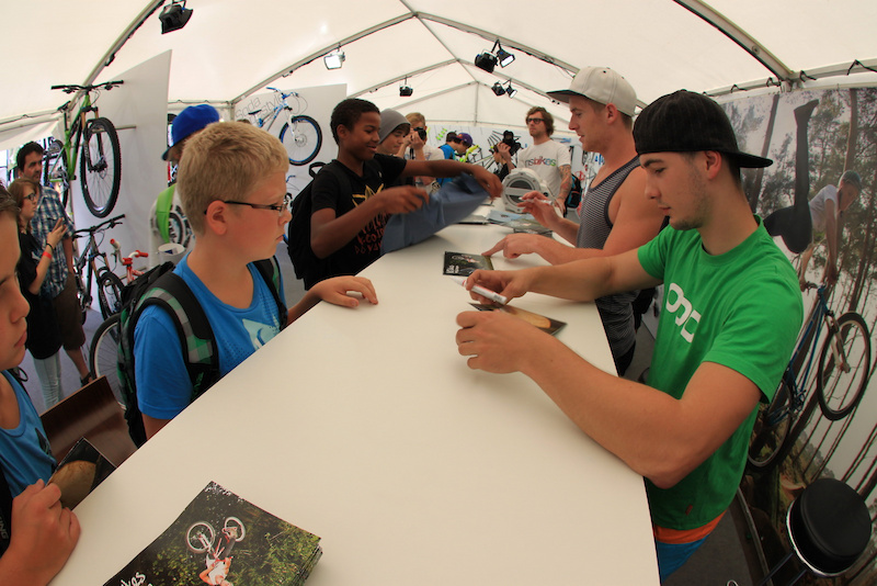 Ludwig Jaeger visited our NS Bikes Trailtoys.de boot at Eurobike 2011 to check our new products and give away some autographs.