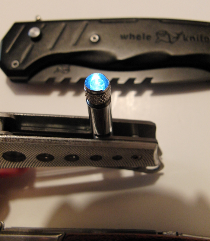 LED light in knife back/spine