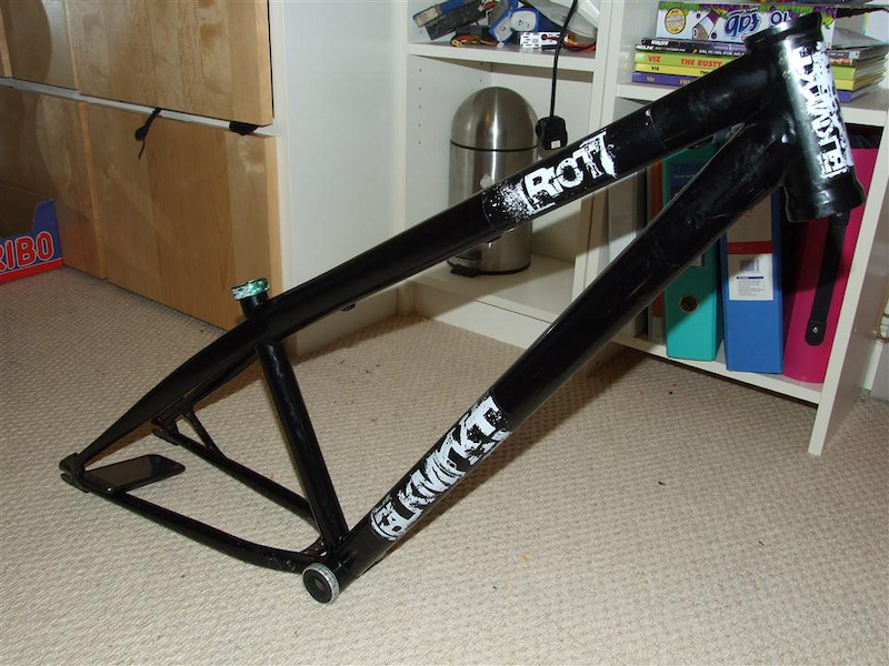 Blk Mrkt Riot Frame, getting ready to respray and build up!