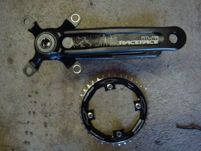 Race Face Atlas 170mm cranks, BB and 38t ring all new