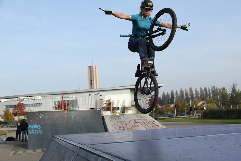 tuck no hand