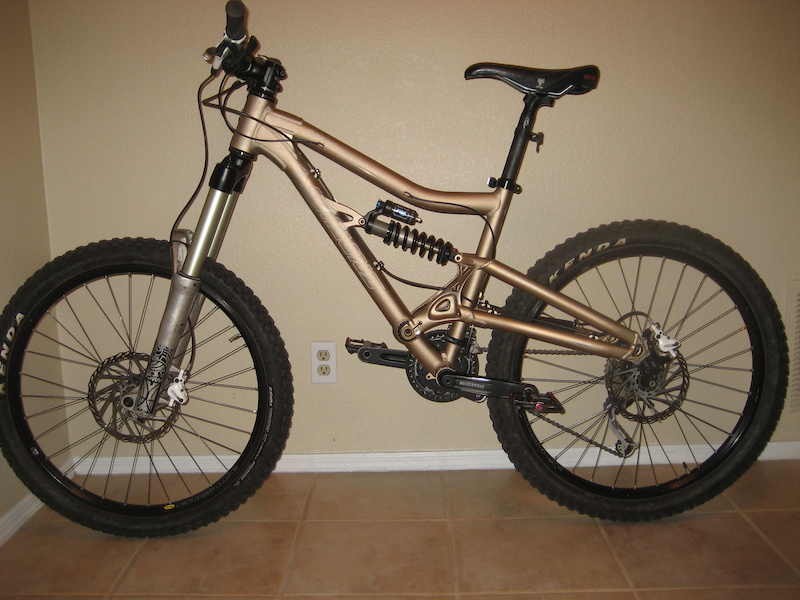 2008 Santa Cruz Bullit Medium REDUCED For Sale