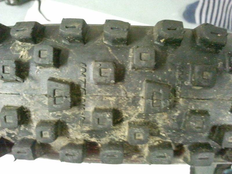 intense dh fro lite 26x2.5 tyre for sale