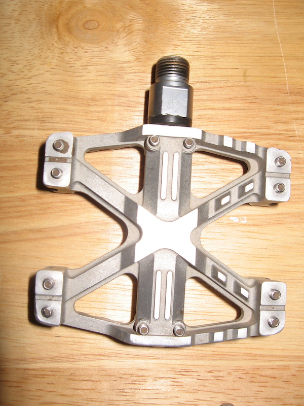azonic pedals