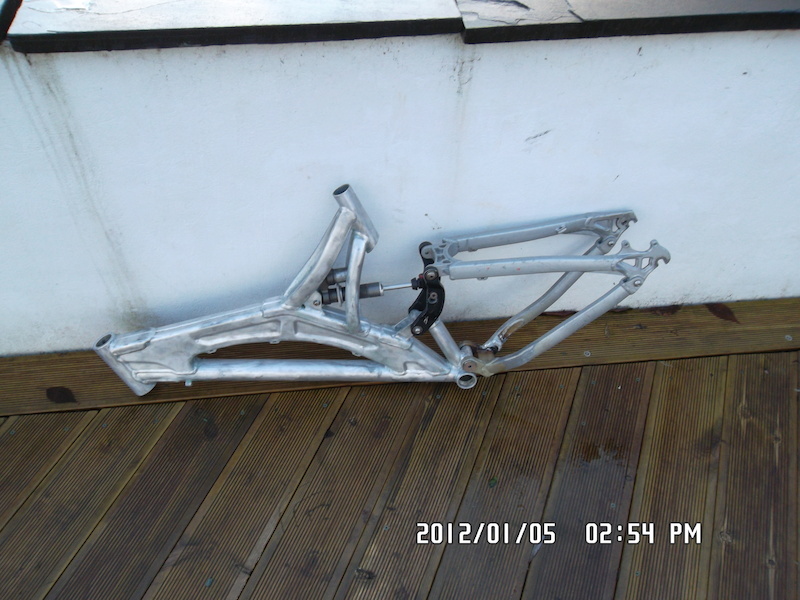norco shore vps another frame to be built up anyone with a tube of autosol pm me ha ha ha ha