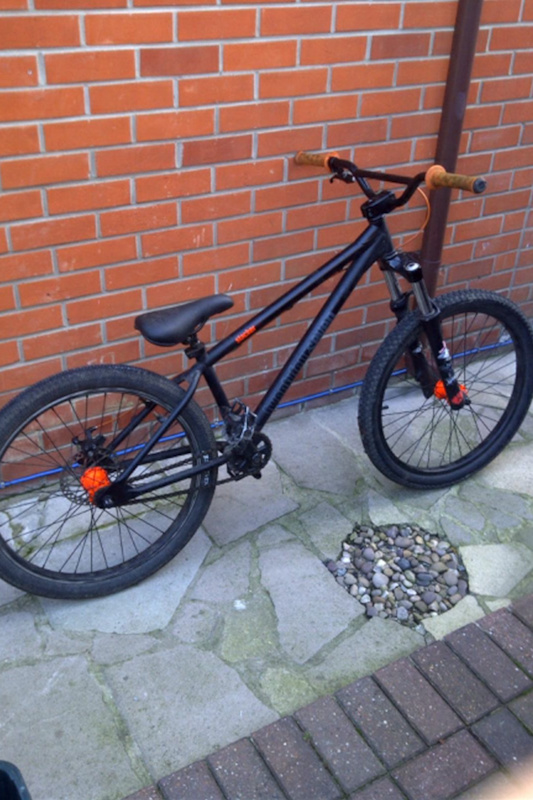 24seven Slacker ss sick bike never thrashed only cruised around the area, grips currently ruin the look of the bike a bit lol but £250!