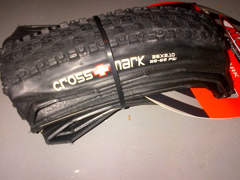 maxxis crossmark 26 x 2.10