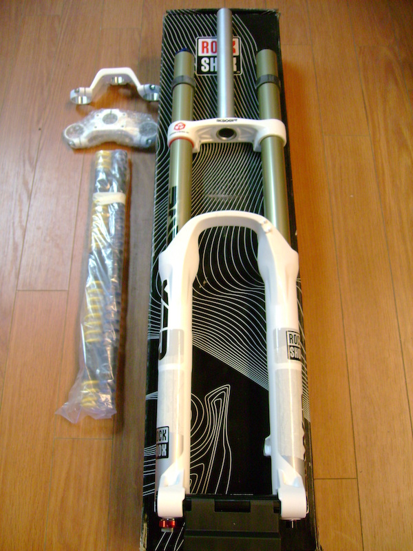 2011 Rock Shox BoXXer R2C2 white 200mm brand new!!! For Sale