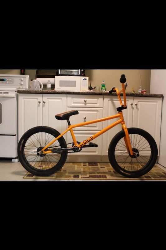 Old build! Sorry for the shit picture, Taken with a T3i , uploaded to my phone, put on facebook. Saved to my desktop, than uploaded to pinkbike.