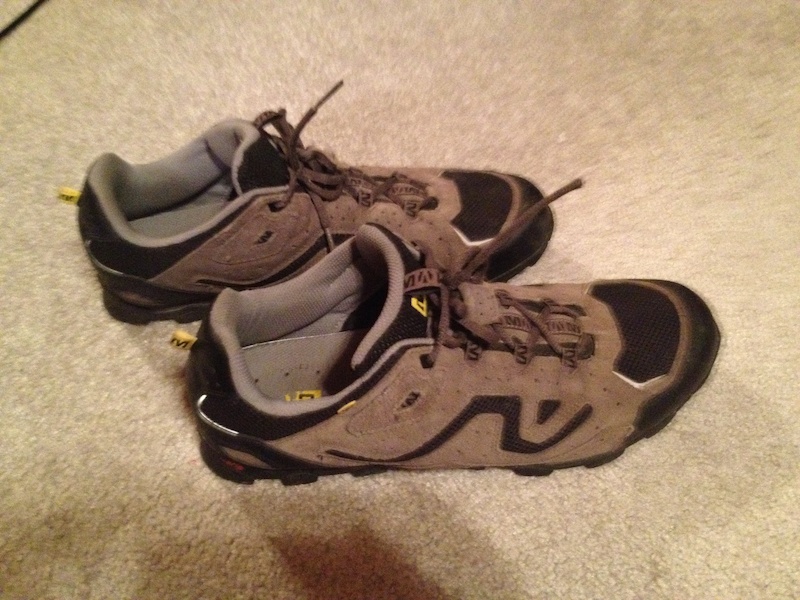 Mavic XC/ALL MTN shoes with clips.