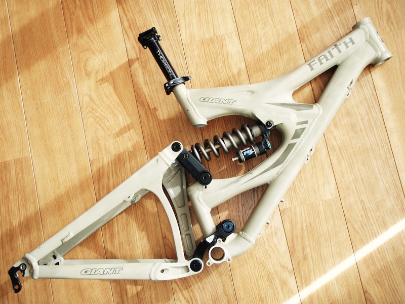 giant faith downhill bike