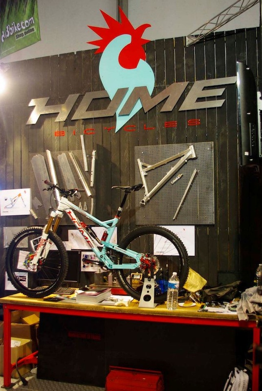 Home Bicycle's stand at Le Roc d'Azur.