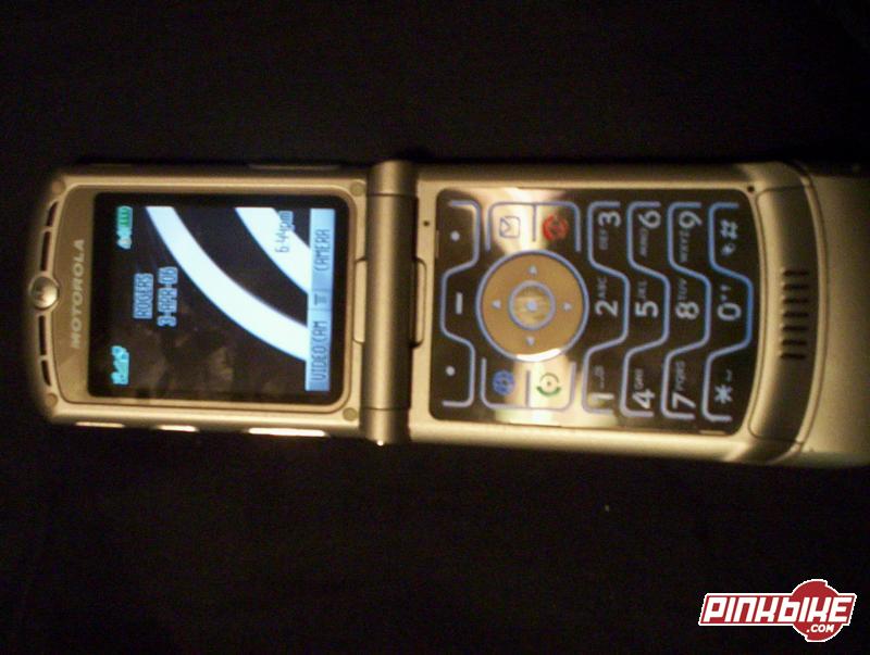 Motorola Razr w/Video+Sim Card For Sale