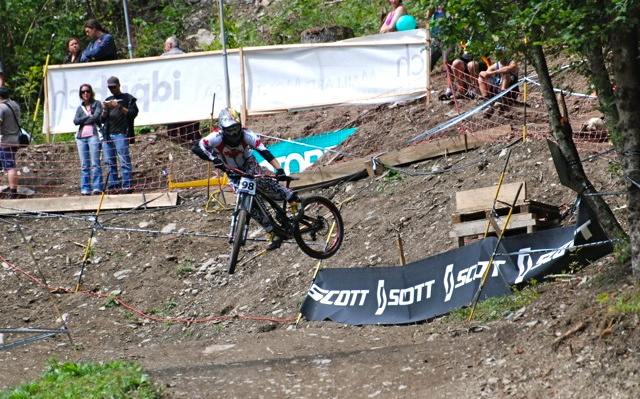 Remi Gauvin at the 2011 World Champs in Champery. Remi will once again be flying the PerformX Young Guns colours.