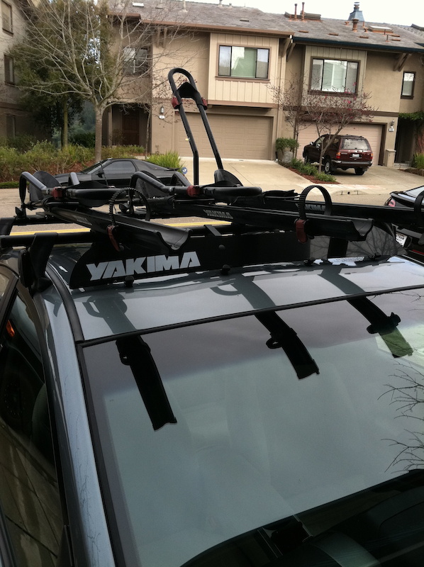 2011 Yakima King Cobra Bike Roof Rack System (Almost New)! For Sale