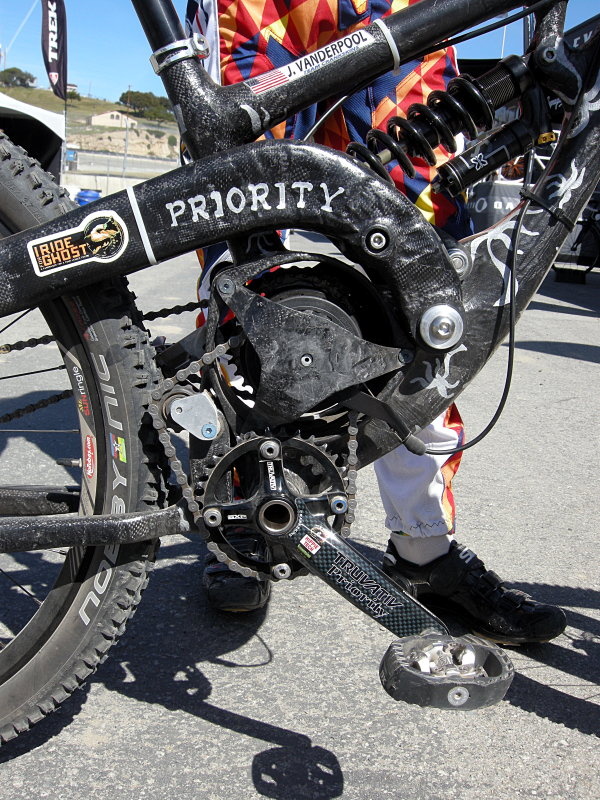 Priority carbon DH bike