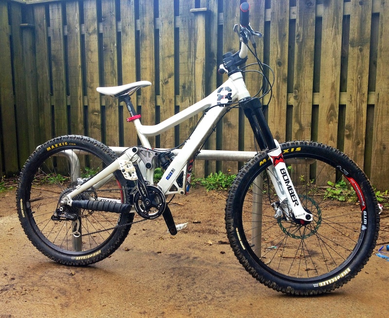 Giant glory 1 freeride / downhill medium frame For Sale