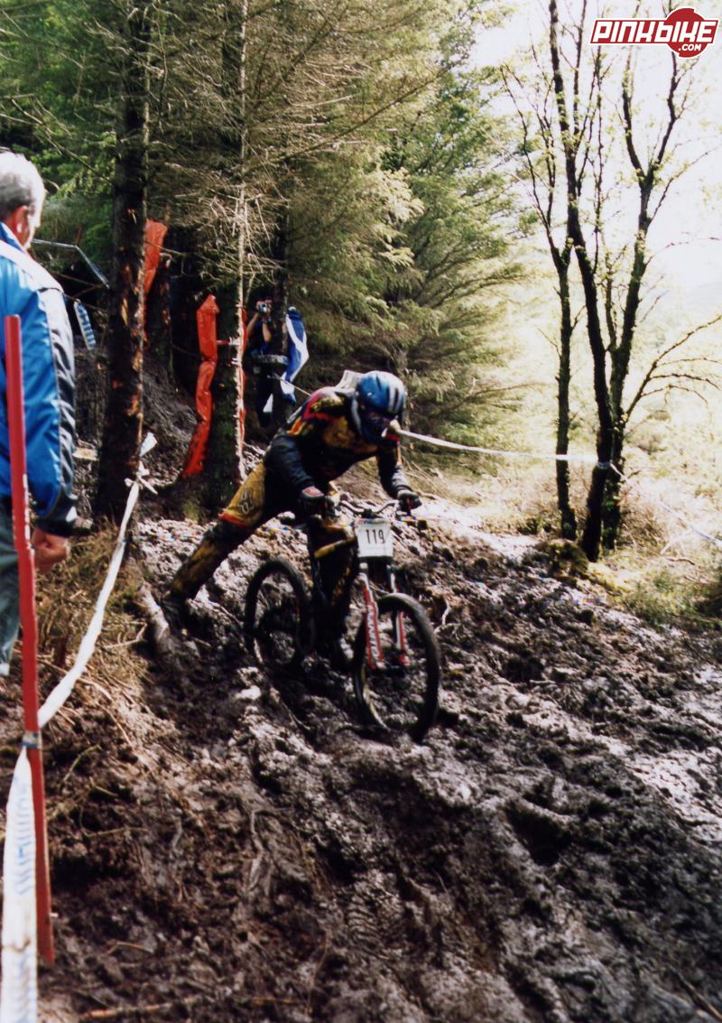 Some poor wifey getting stuck in the nasty mud bit at Fort William, where Kovarik found the winning line!