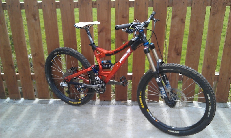 08 Sx Trail 11 frame with dhx 5 shock , headset , seatpost and clamp .
170mm of plush all mountain dh fun..
