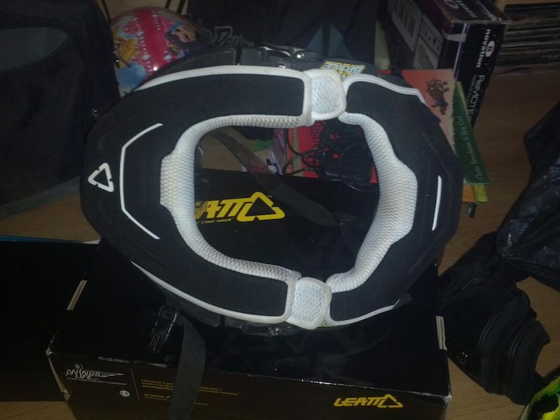 Leatt neck brace For Sale
