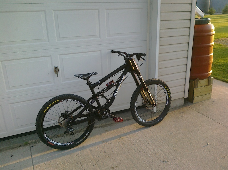 My Banshee Scythe, new Answer pedals and stem chea chea