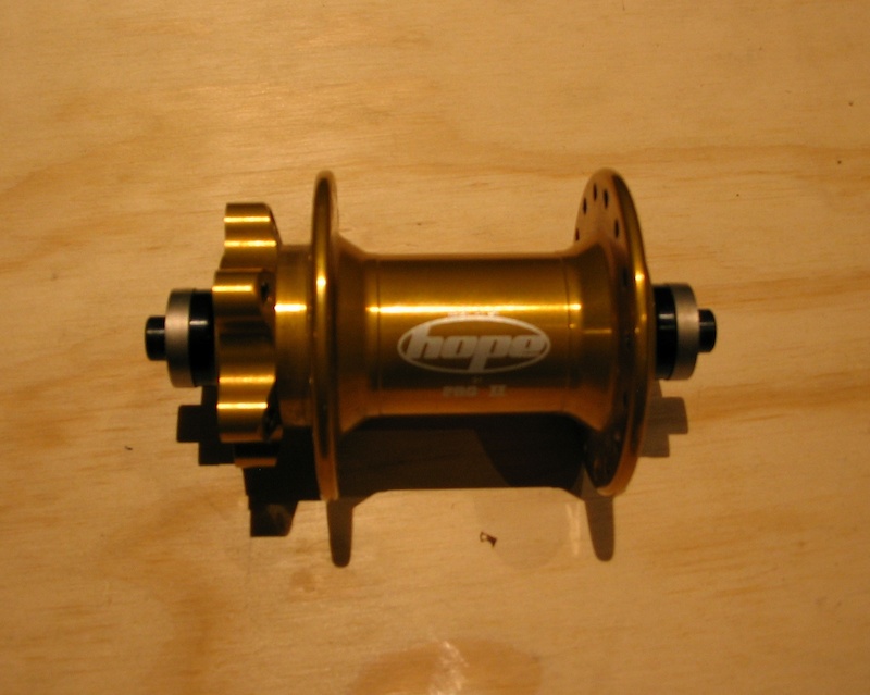 Hope Pro 2 Front Hub Gold 32H For Sale