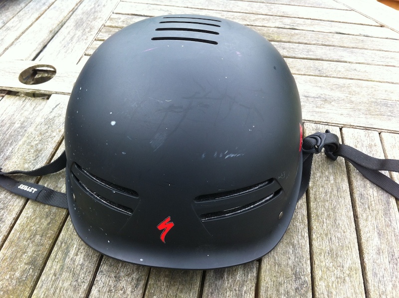 Specialized skillet helmet // LARGE 55-63cm Great condition used a few times. £20