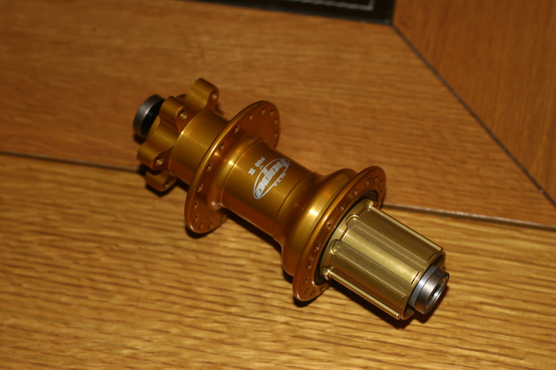 For sale - new hope pro 2 rear hub, 150mm x 12mm