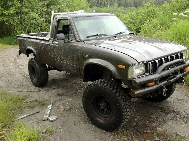 1982 Toyota sr5 pickup, rebuilt 4 cyl engine 5 speed trans. 4 inch lift, highsteer kit, 5.29 gears, cromolly axles and trunnion elim kit.