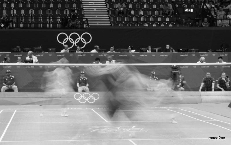 Russia vs GB in the mixed doubles badminton.