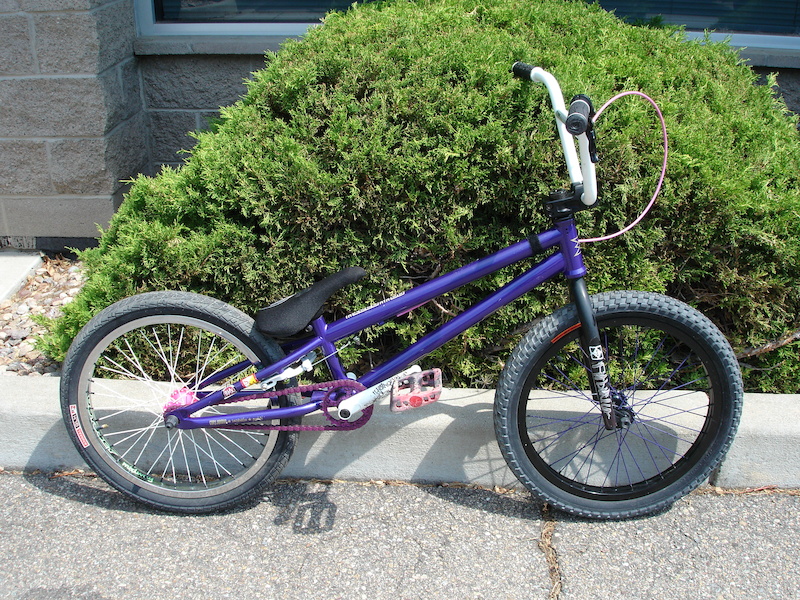 Black eye bmx borne bike