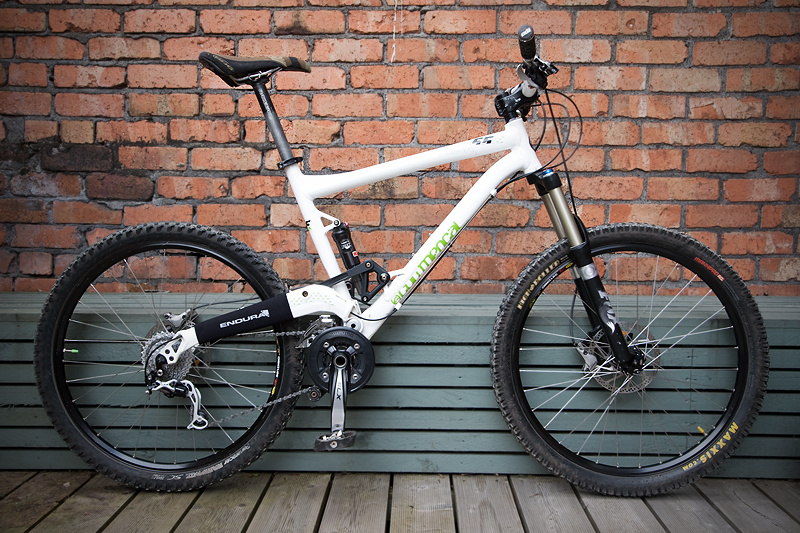 Nice and clean, Commencal Meta 2010