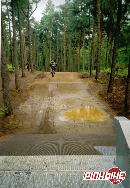 A very wet day on the new 4X at chicksands.