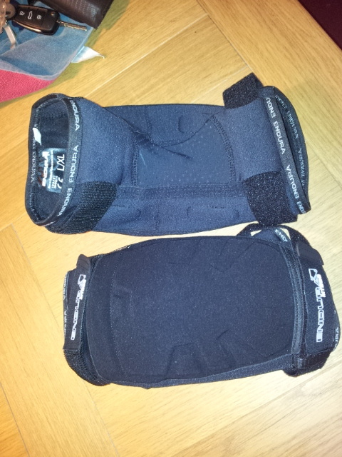 Endura MT500 knee pads size L/XL
