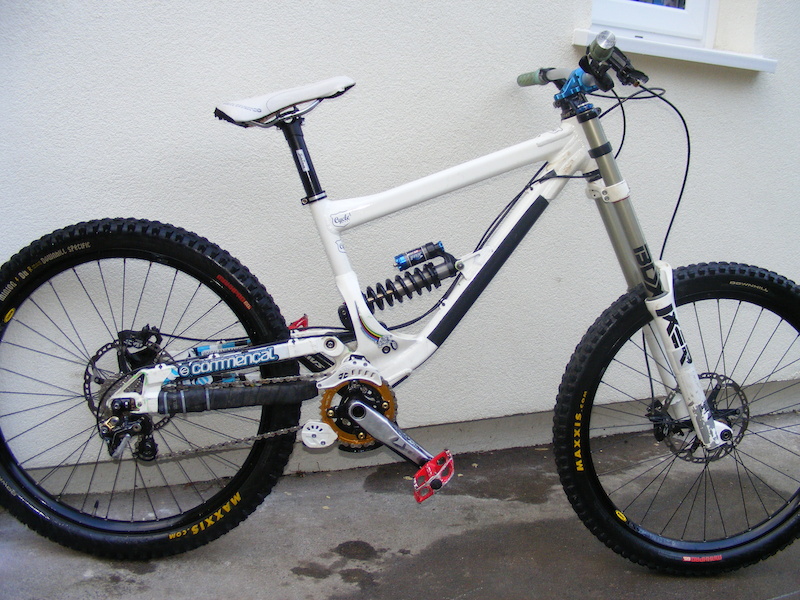 commencal dh v2