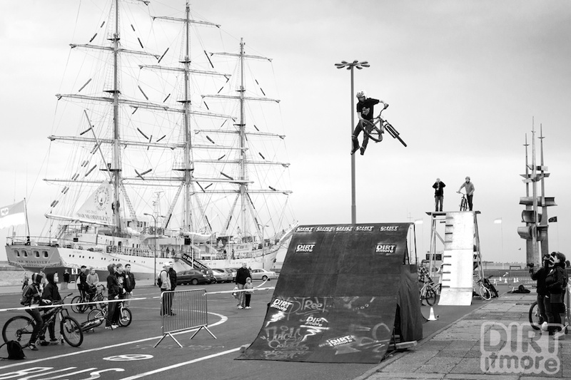 Our friends from Dirt It More and Three60 made this show at "Day without a car" at Gdynia 2012. We also think bike is the best non-polluting vehicle out there! Our rider: Piotr "Kraja" Krajewski, and test riders: Szymon Miłosz, Karol "Bocian" Pełka, Oskar Macuk, Daniel Zawistowski and the new one, from dirtpark.org crew: Dominik "MOP" Szymanski showed "normal" people that MTB is not dead and shred theirs at the harbor!